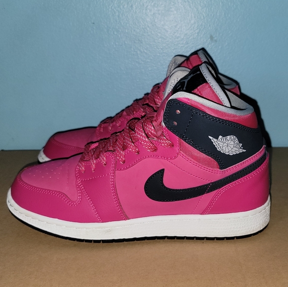 Nike Jordan 1 Retro High GG Vivid Pink 7Y - Picture 3 of 10